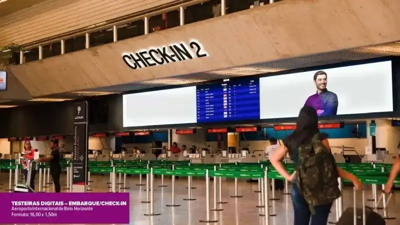 painel mega led no aeroporto de sp